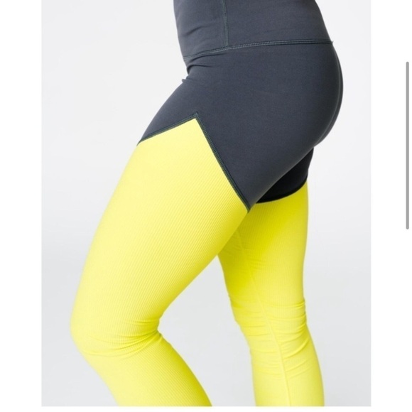 ZYIA ACTIVE • Women’s Storm Parallel Luxe Hi Rise 7/8 Legging Grey/Neon Yellow - Picture 3 of 9